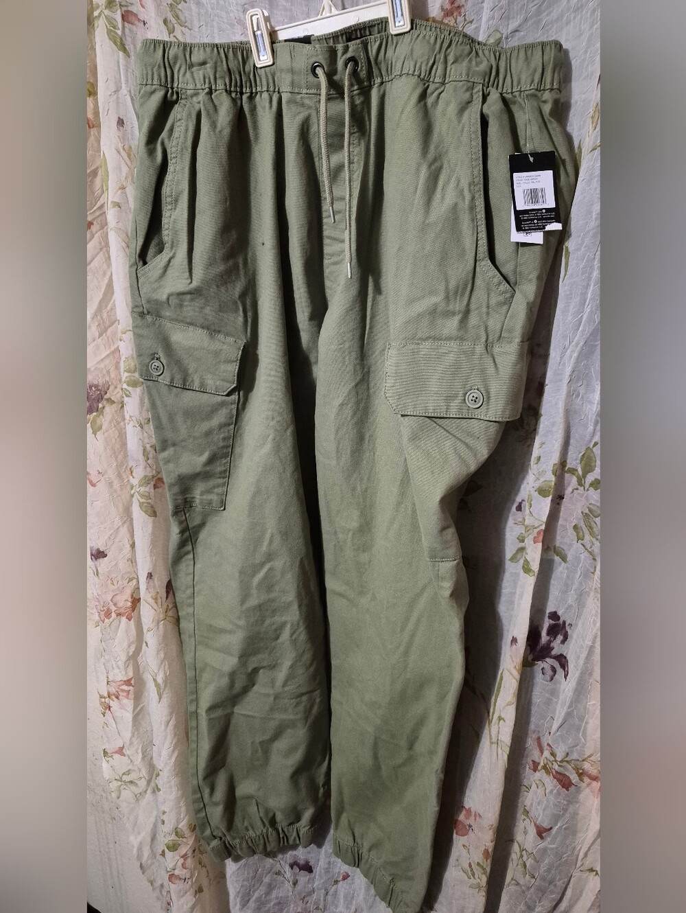 BNWT Airwalk Men's Cargo Pants in Olive